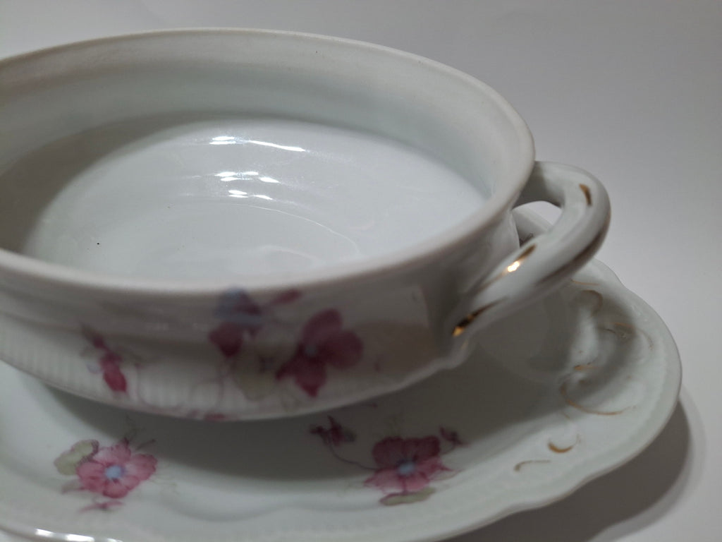 Bassett limoges Gravy Bowl