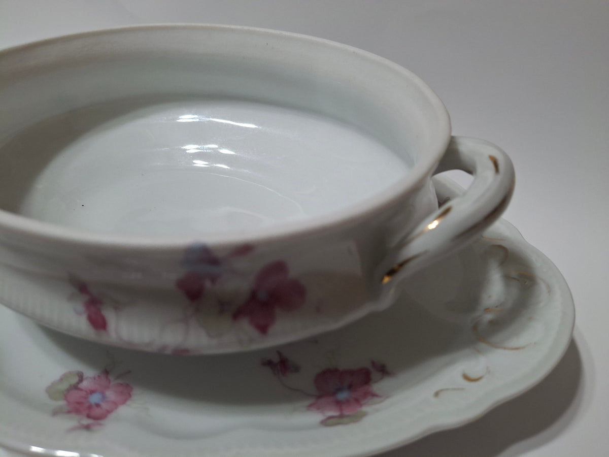 Bassett limoges Gravy Bowl