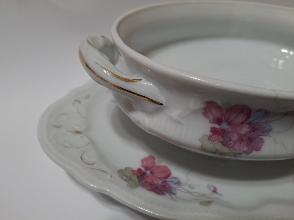 Bassett limoges Gravy Bowl