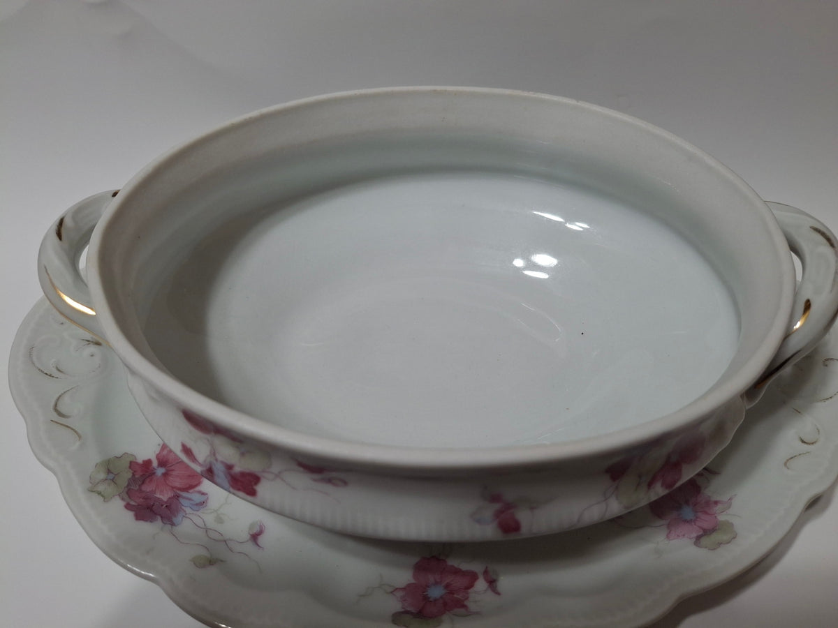 Bassett limoges Gravy Bowl